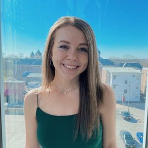 Meet your Posher, Emma